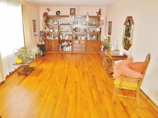 Reynoldsburg, OH 43068,7526 Northfield Court