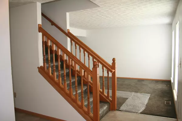 Groveport, OH 43125,456 CRESTMOORE Drive