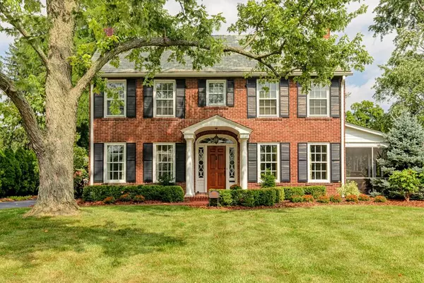 1988 Cambridge Boulevard, Upper Arlington, OH 43221