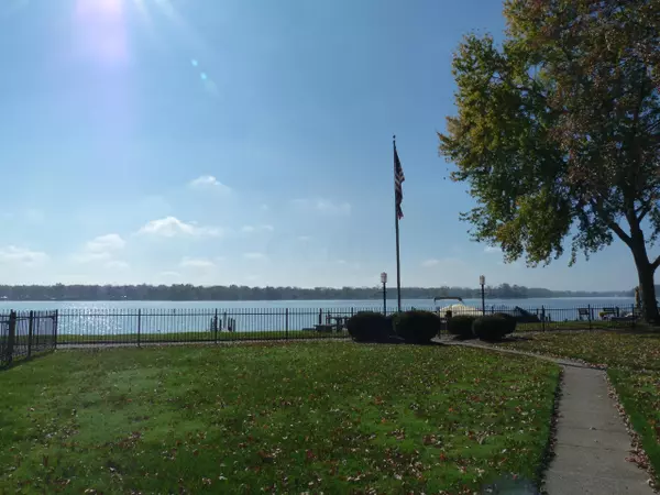 Buckeye Lake, OH 43008,4945 Walnut Road #4