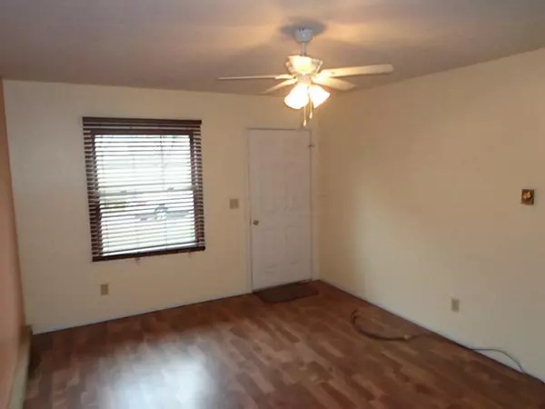 Urbana, OH 43078,413 Storms Avenue