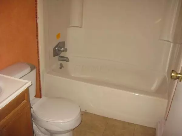 London, OH 43140,199 S Union Street