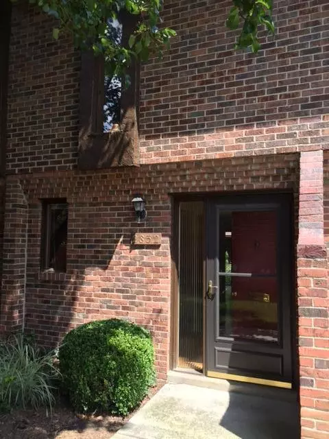 2832 Churchill Drive #22, Upper Arlington, OH 43221