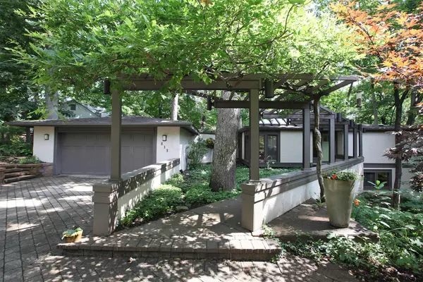 815 Lookout Point Drive, Columbus, OH 43235