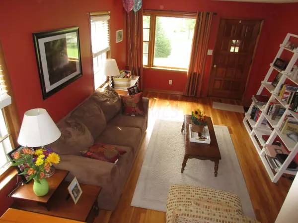 240 Kenbrook Drive, Worthington, OH 43085