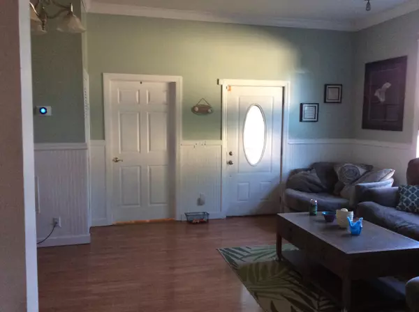 London, OH 43140,193 N Oak Street