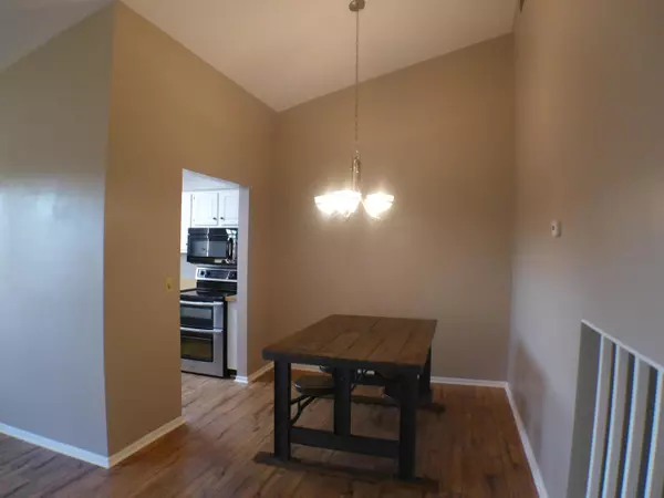 Worthington, OH 43085,463 E NORTH Street