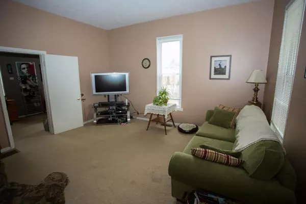 London, OH 43140,136 Washington Avenue