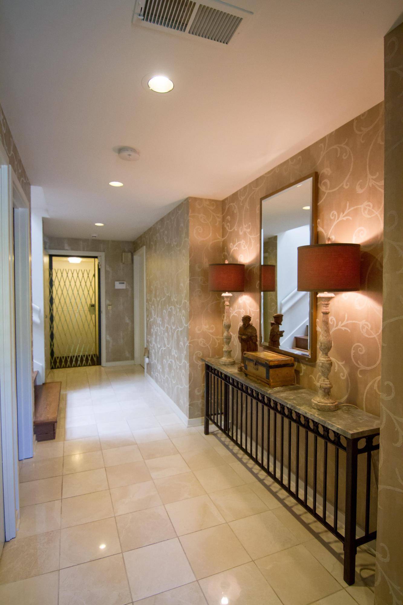 Upper Arlington, OH 43221,2970 Linkbury Lane
