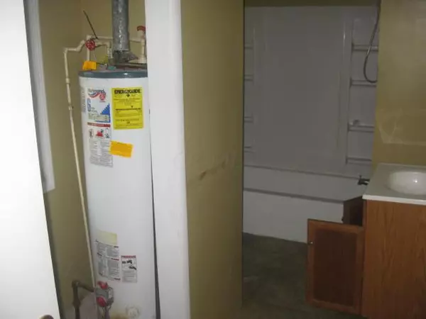 London, OH 43140,290 S Main Street