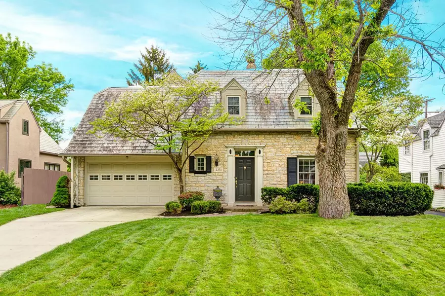 2251 Abington Road, Upper Arlington, OH 43221