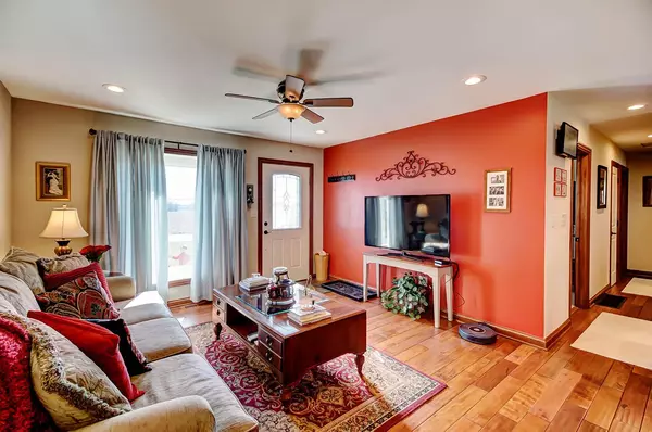 Plain City, OH 43064,8489 US Highway 42