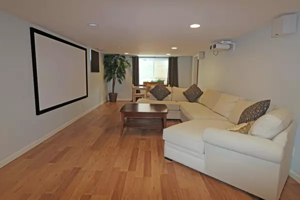 Columbus, OH 43214,175 Deland Avenue