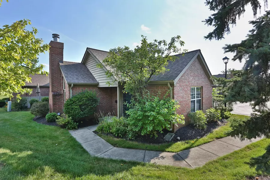 860 Village Brook Way, Columbus, OH 43235