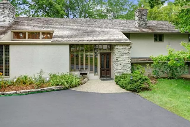 2644 Clairmont Court, Upper Arlington, OH 43220