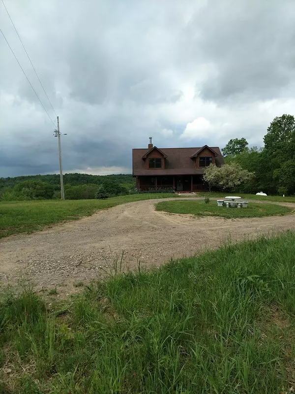 Walhonding, OH 43843,21293 Township Road 372