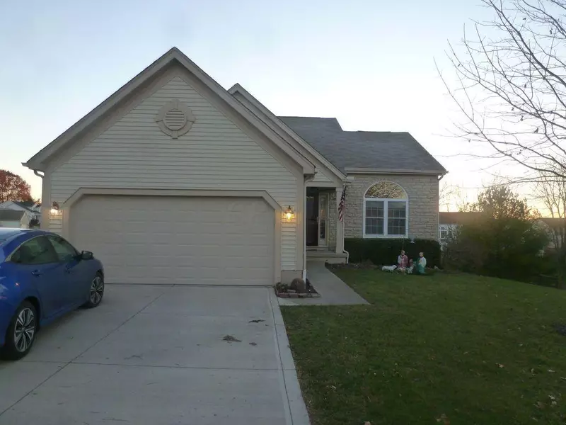 140 Clayburn Drive, Pataskala, OH 43062