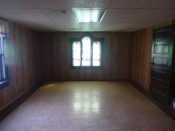 Junction City, OH 43748,117 E Main Street