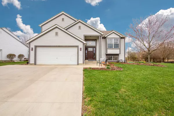 421 Sandmar Court, Pataskala, OH 43062