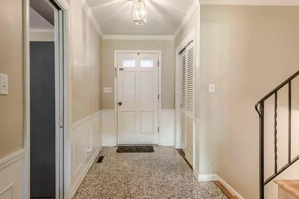 Columbus, OH 43220,4144 Squires Lane