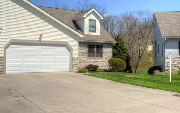 942 Hopewell Heights Drive, Heath, OH 43056