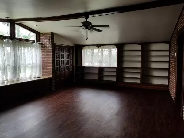 London, OH 43140,680 Old Xenia Road