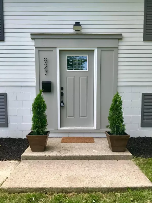 Columbus, OH 43207,927 Higbee Drive