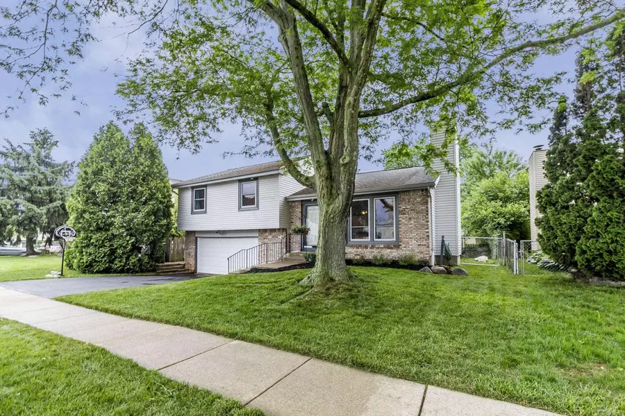 2054 Rolling Meadows Drive, Columbus, OH 43228