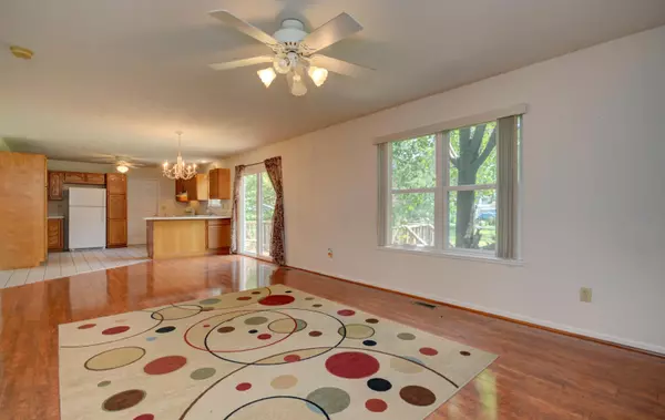 Thornville, OH 43076,533 Coshocton Avenue