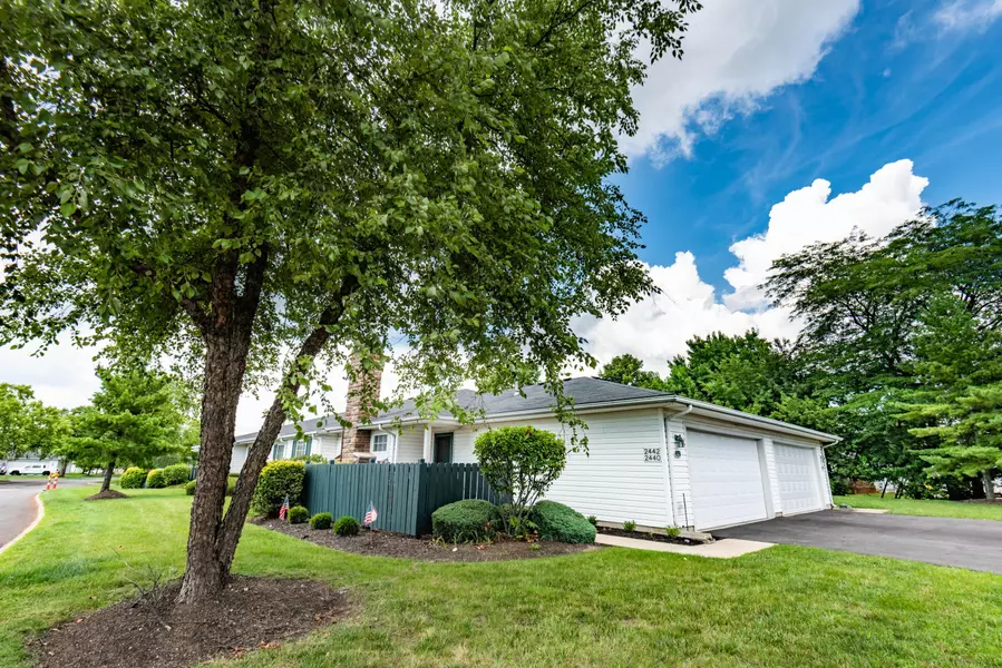 2442 Crystal Springs Drive, Hilliard, OH 43026