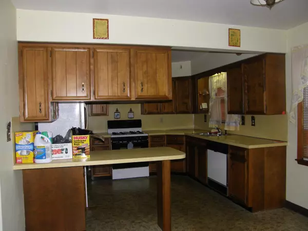 London, OH 43140,224 N Oak Street