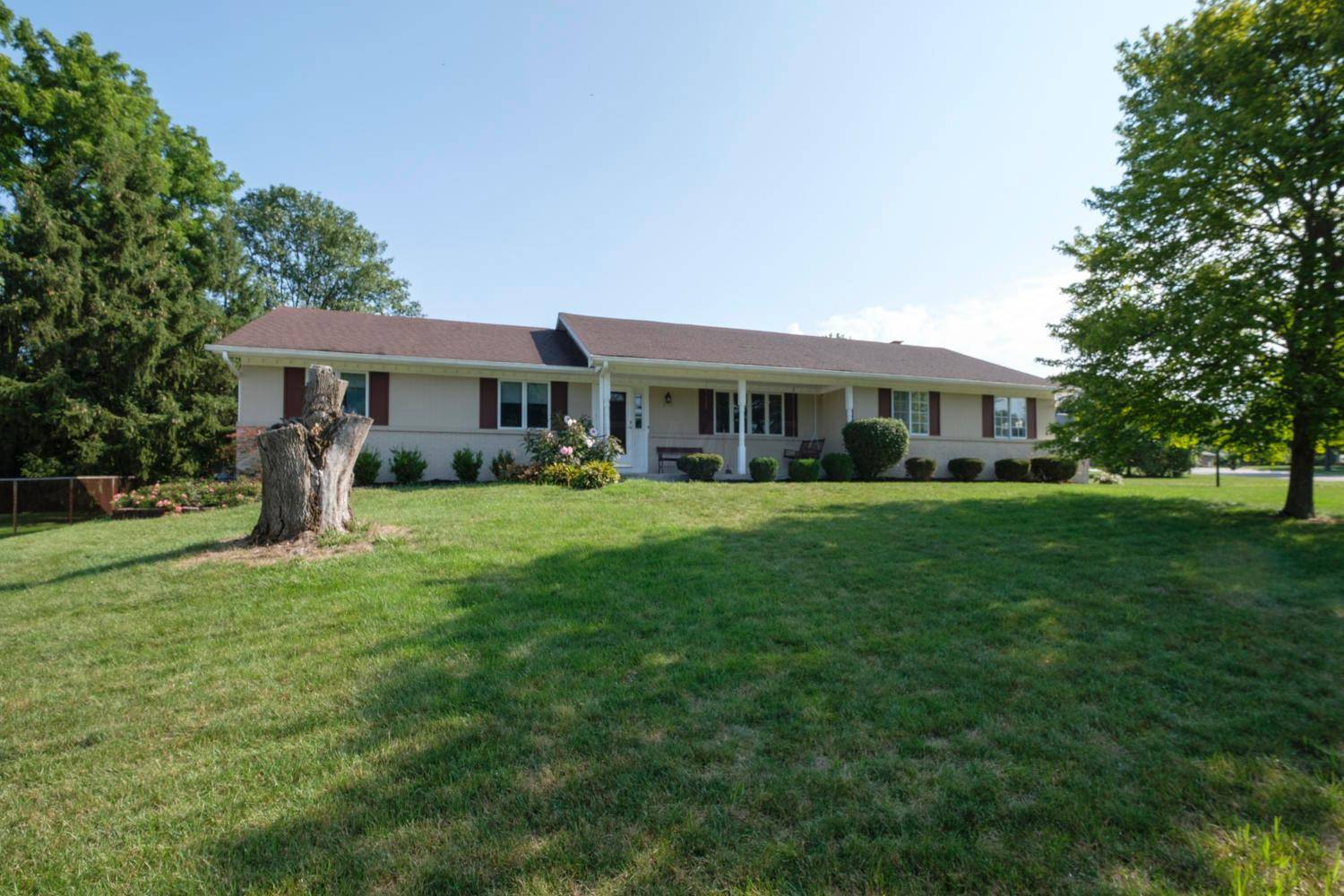 390 Quail Hollow Court, Pickerington, OH 43147