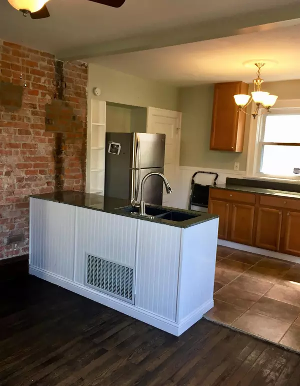 Columbus, OH 43207,398 E Markison Avenue