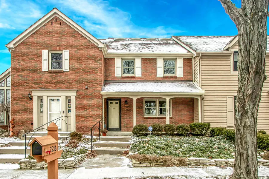 2216 Sandston Road, Upper Arlington, OH 43220