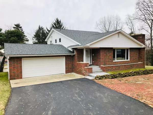 834 Shoreham Drive, Newark, OH 43055