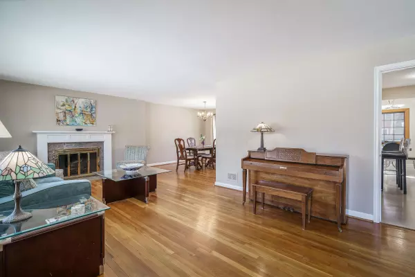 Upper Arlington, OH 43221,2753 Northwest Boulevard