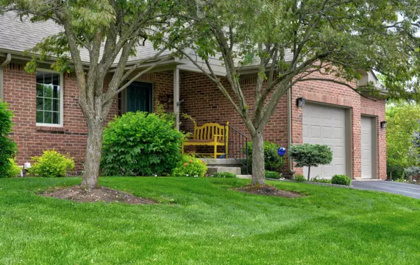 892 Village Brook Way, Columbus, OH 43235