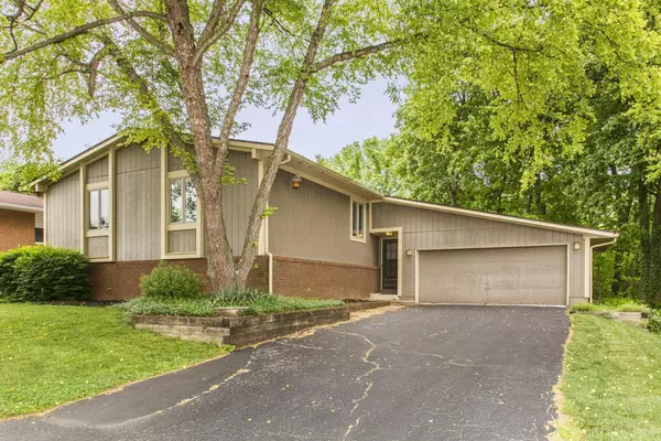 2902 Heatherleaf Way, Columbus, OH 43231