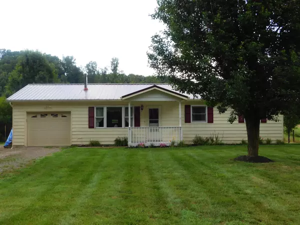 10845 ST RT 374, Rockbridge, OH 43149