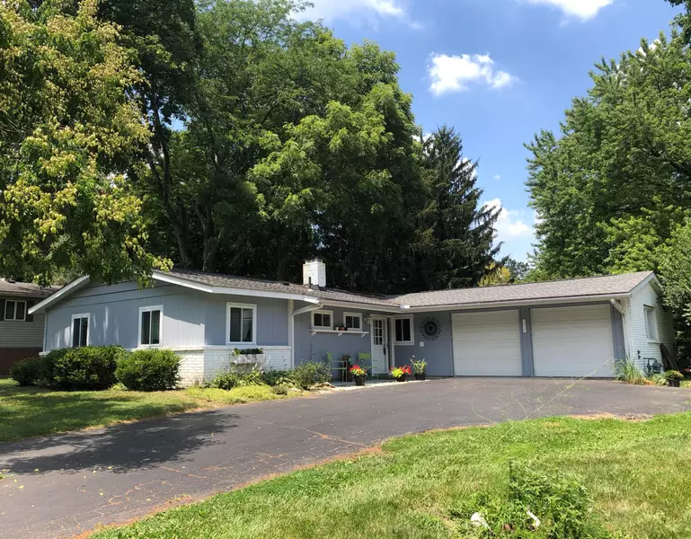 3318 Darbyshire Drive, Hilliard, OH 43026