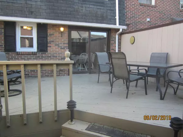 583 Simbury Street, Columbus, OH 43228