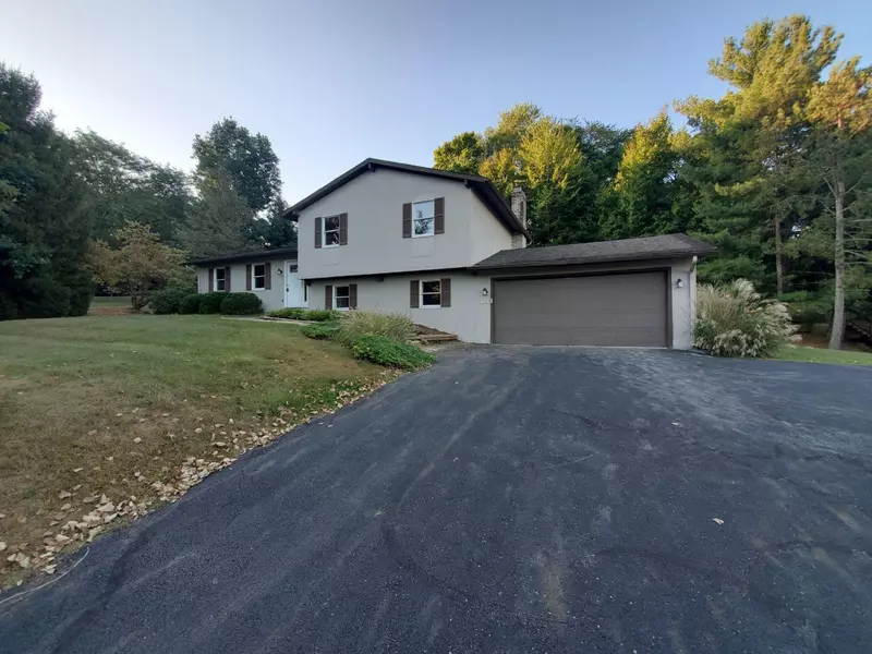 408 Deer Trail Drive, Thornville, OH 43076