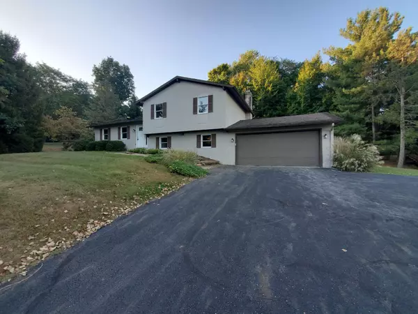 408 Deer Trail Drive, Thornville, OH 43076