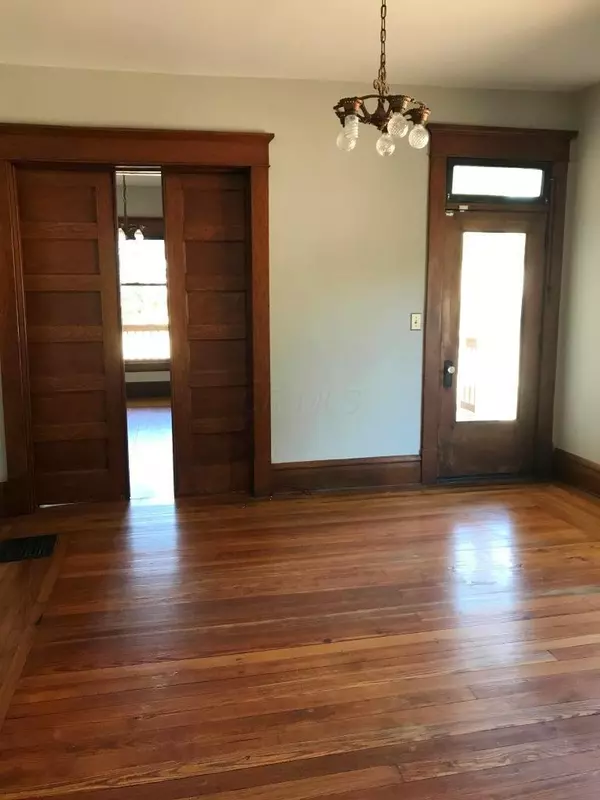 Hebron, OH 43025,607 W Main Street