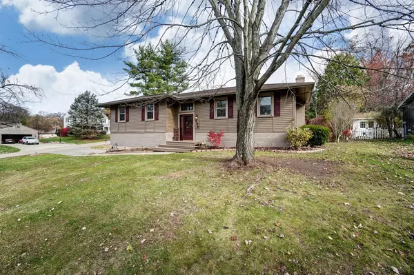 986 Hickory Road, Heath, OH 43056