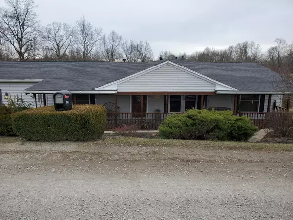 1355 E Glenn Still Road, Mcconnelsville, OH 43756