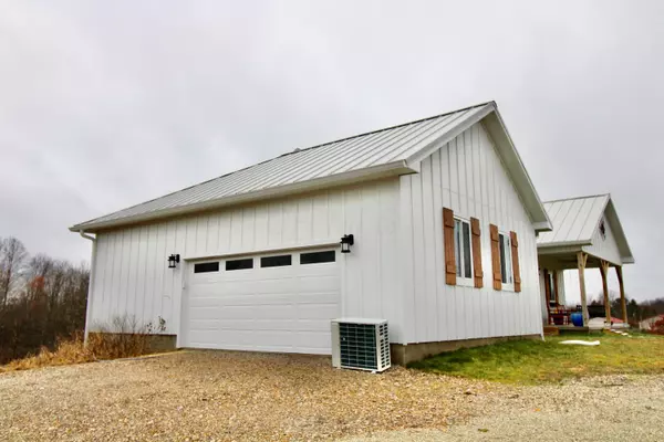 New Lexington, OH 43764,1642 Melon Hill Road