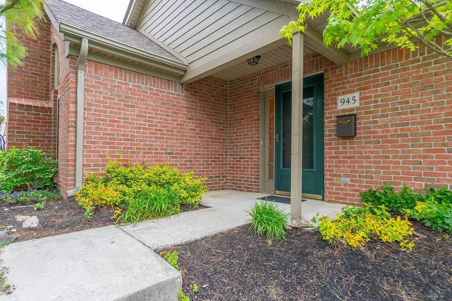 945 Village Brook Way, Columbus, OH 43235