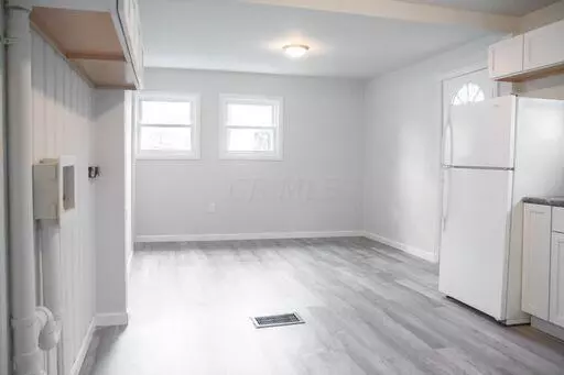 London, OH 43140,200 S Oak Street