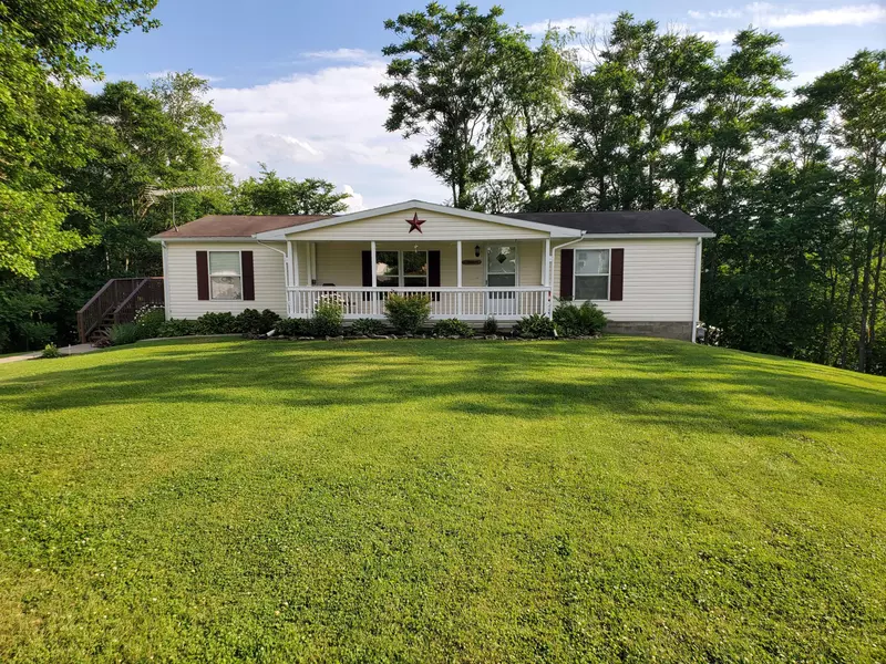 301 Moss Street, New Straitsville, OH 43766